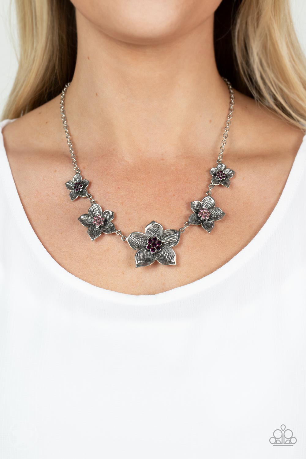 Paparazzi ♥ Wallflower Wonderland - Purple ♥  Necklace