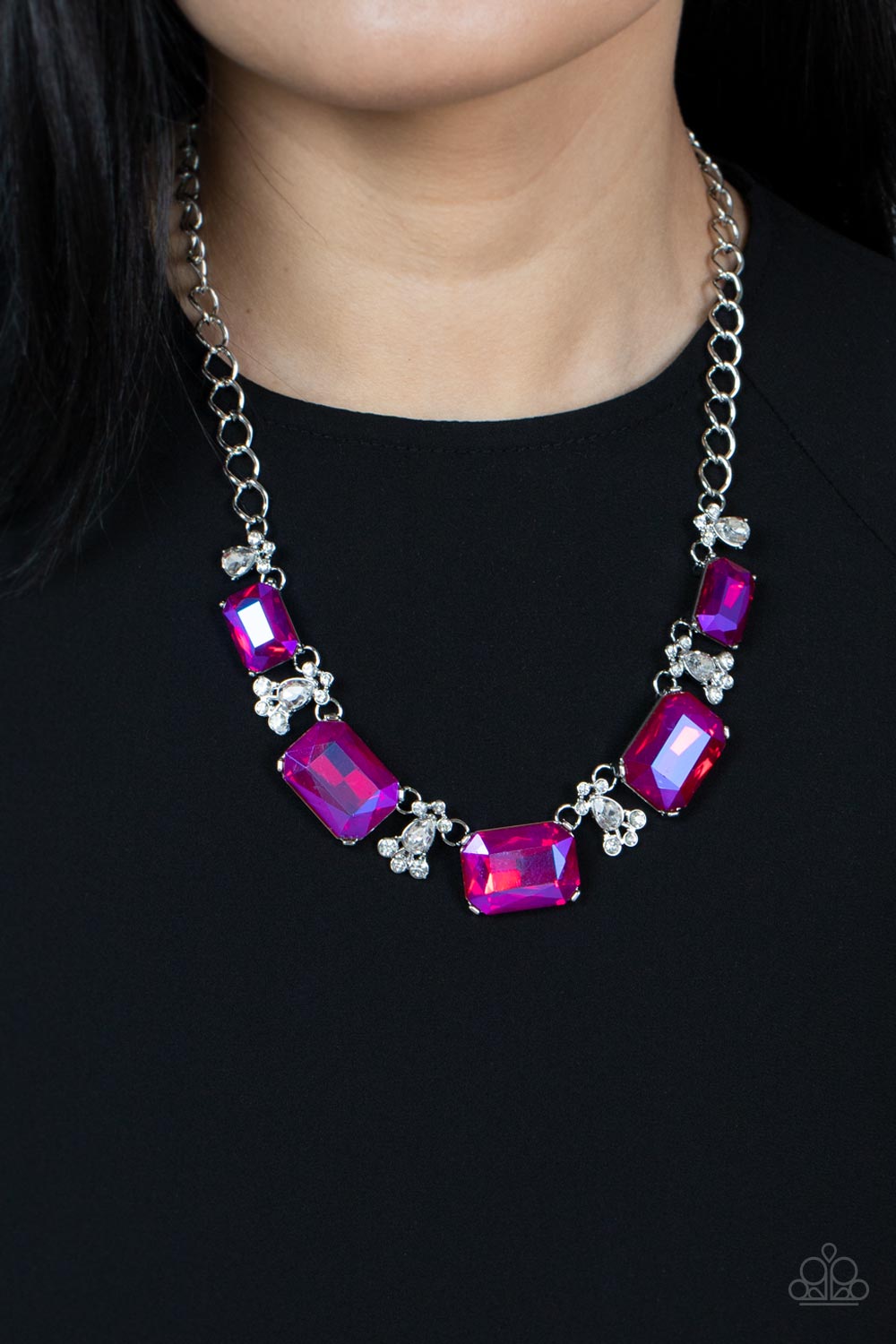 Paparazzi ♥ Flawlessly Famous - Pink ♥  Necklace