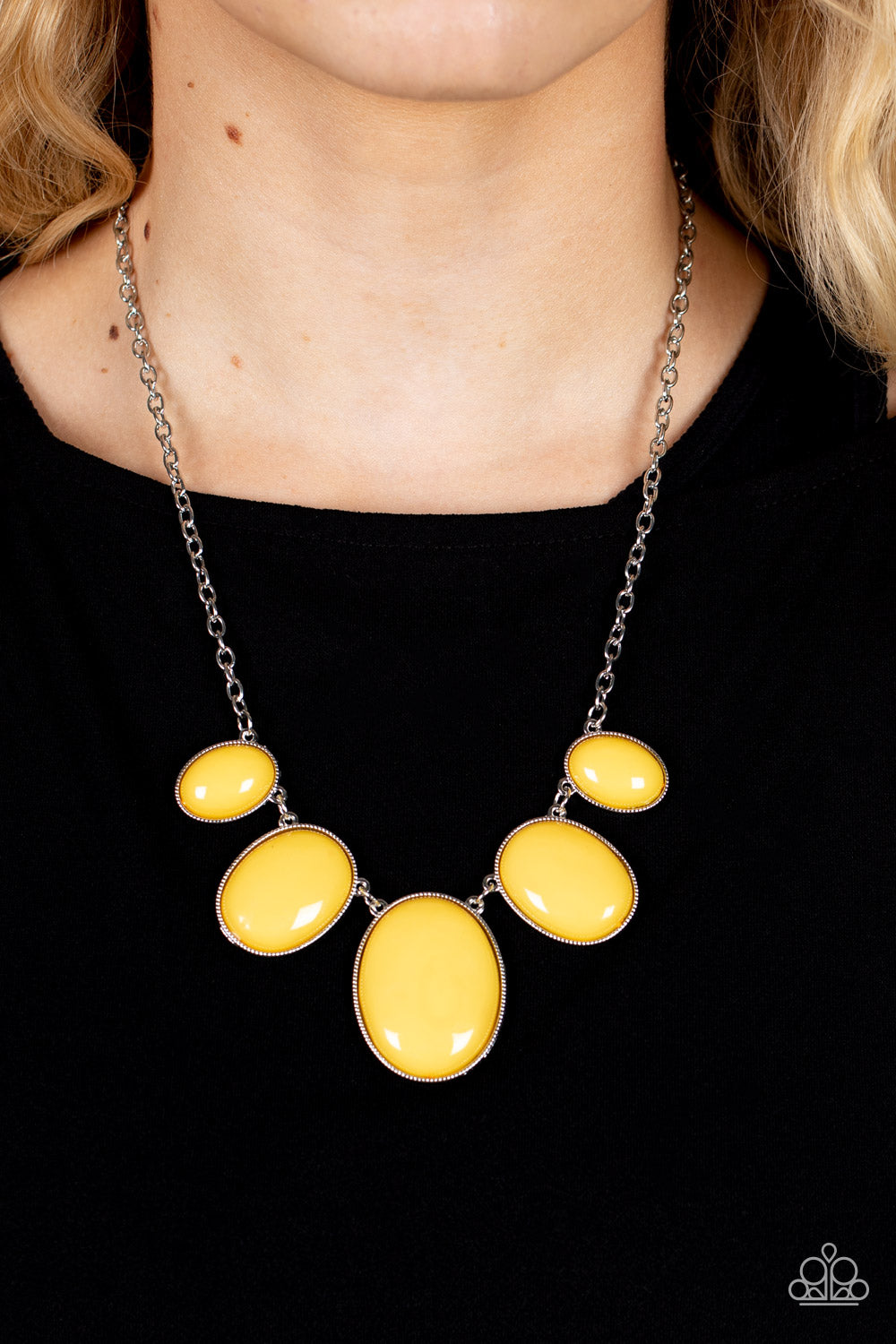 vivacious-vanity-yellow-p2wh-ywxx-261xx