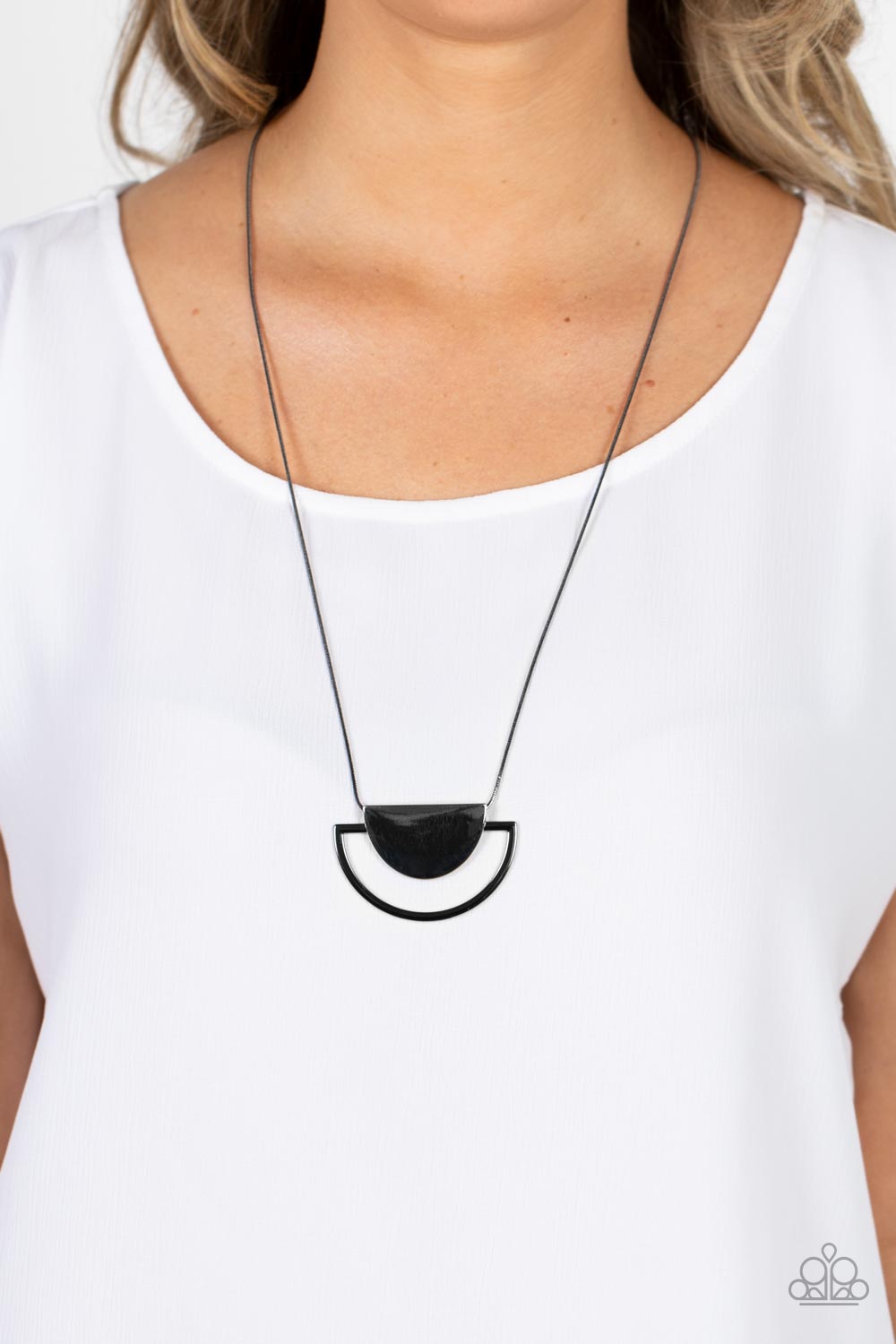 Paparazzi ♥ Lunar Phases - Black ♥  Necklace