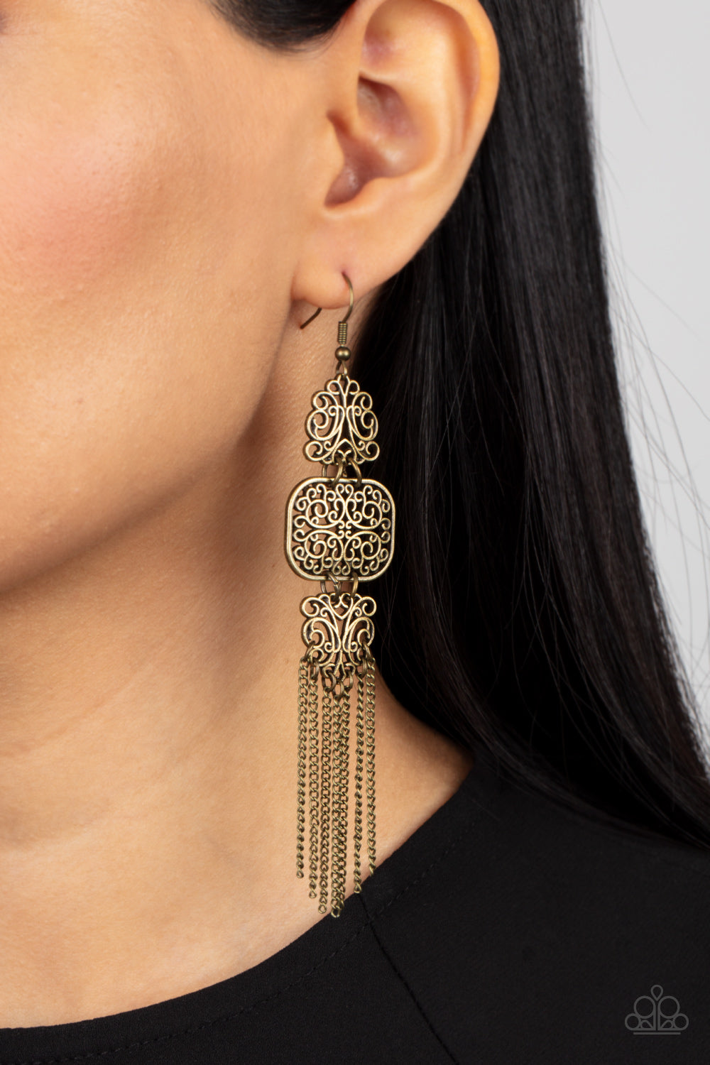 Paparazzi ♥ Eastern Elegance - Brass ♥  Earrings