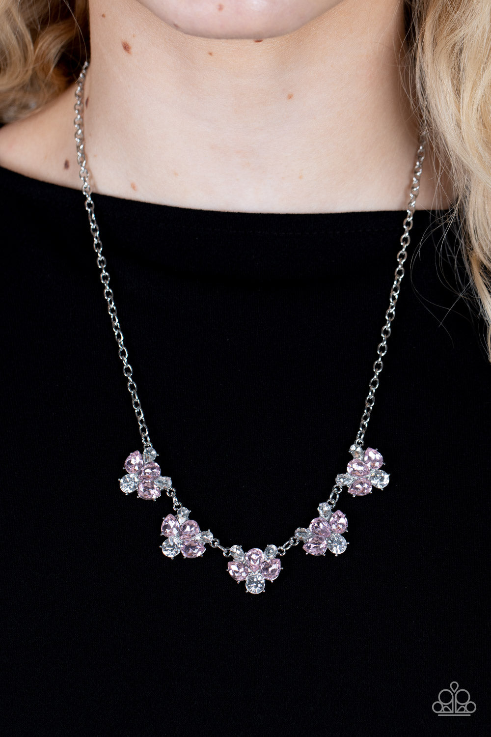 Paparazzi ♥ Envious Elegance - Pink ♥  Necklace