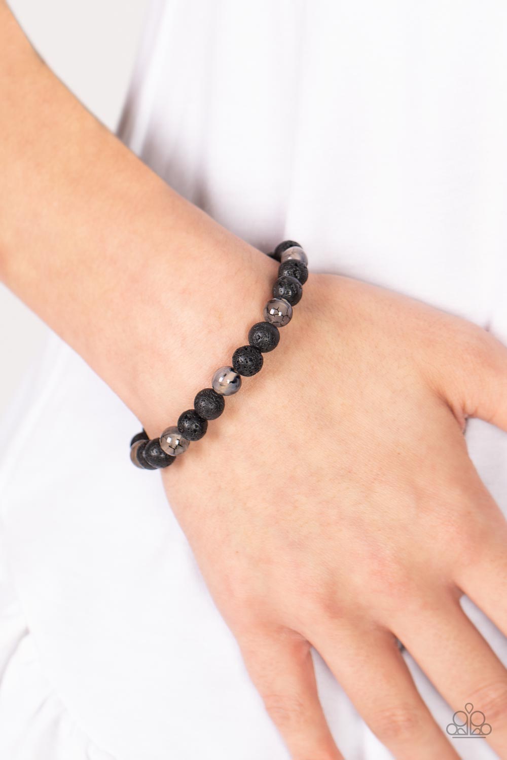 Paparazzi ♥ Molten Mogul - Black ♥  Bracelet