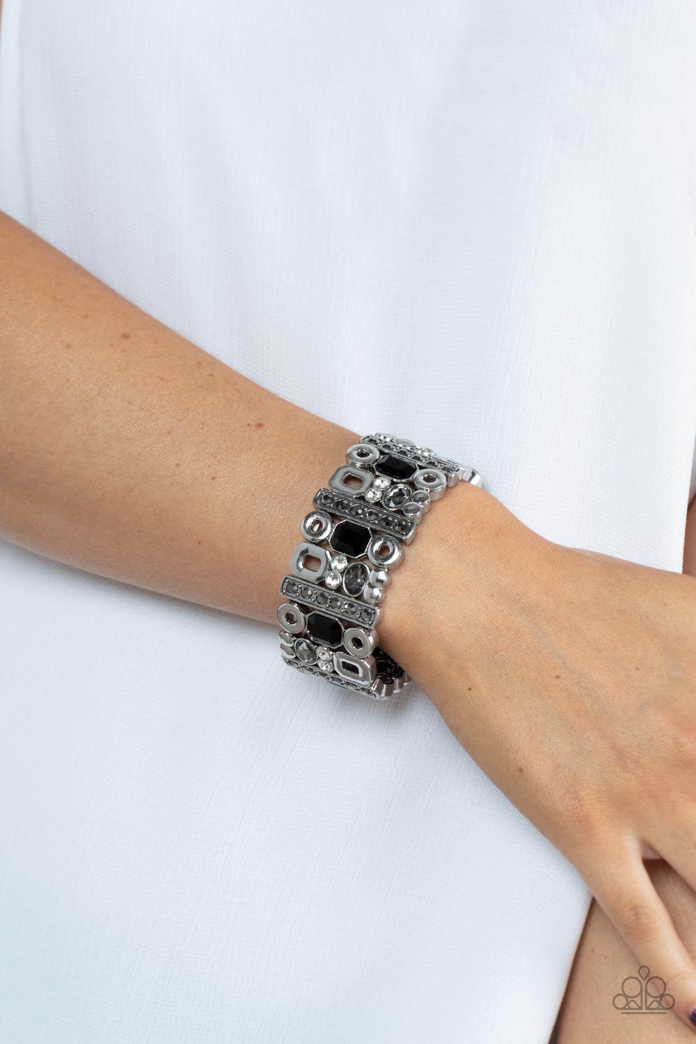 Paparazzi ♥ Dynamically Diverse - Black ♥  Bracelet