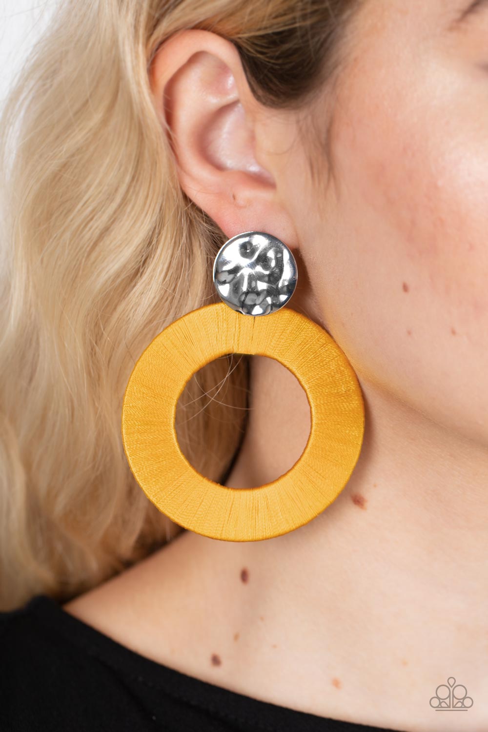 Paparazzi ♥ Strategically Sassy - Yellow ♥  Post Earrings