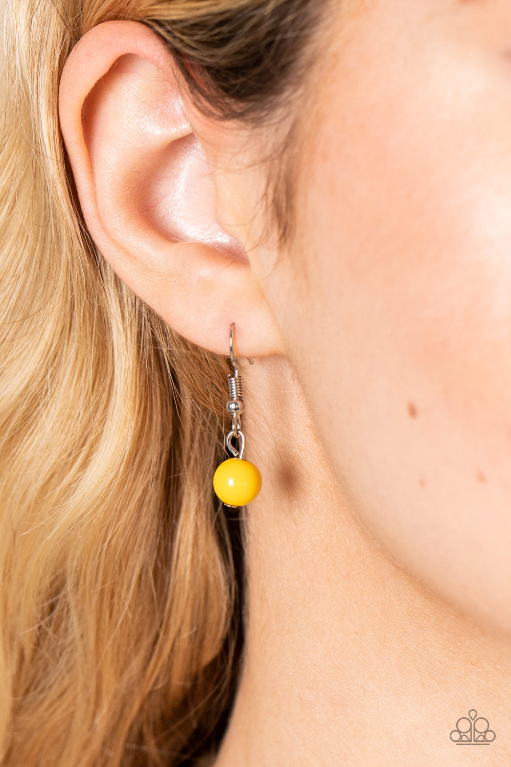 Paparazzi ♥ Talisman Trendsetter - Yellow ♥  Necklace