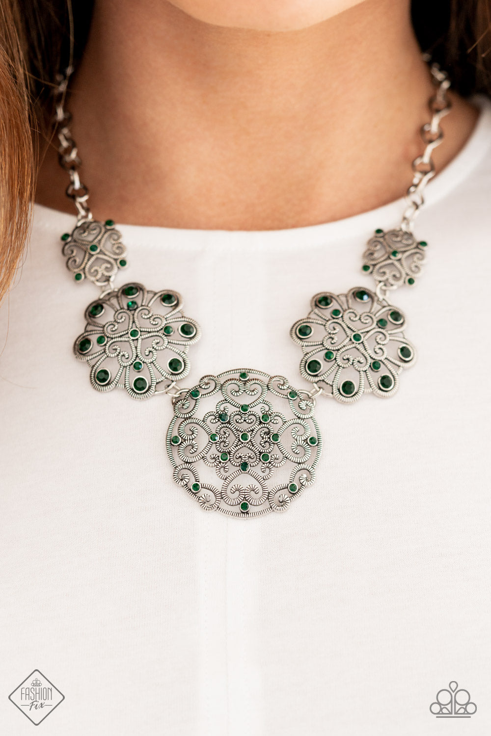 Paparazzi ♥ Royally Romantic - Green ♥  Necklace