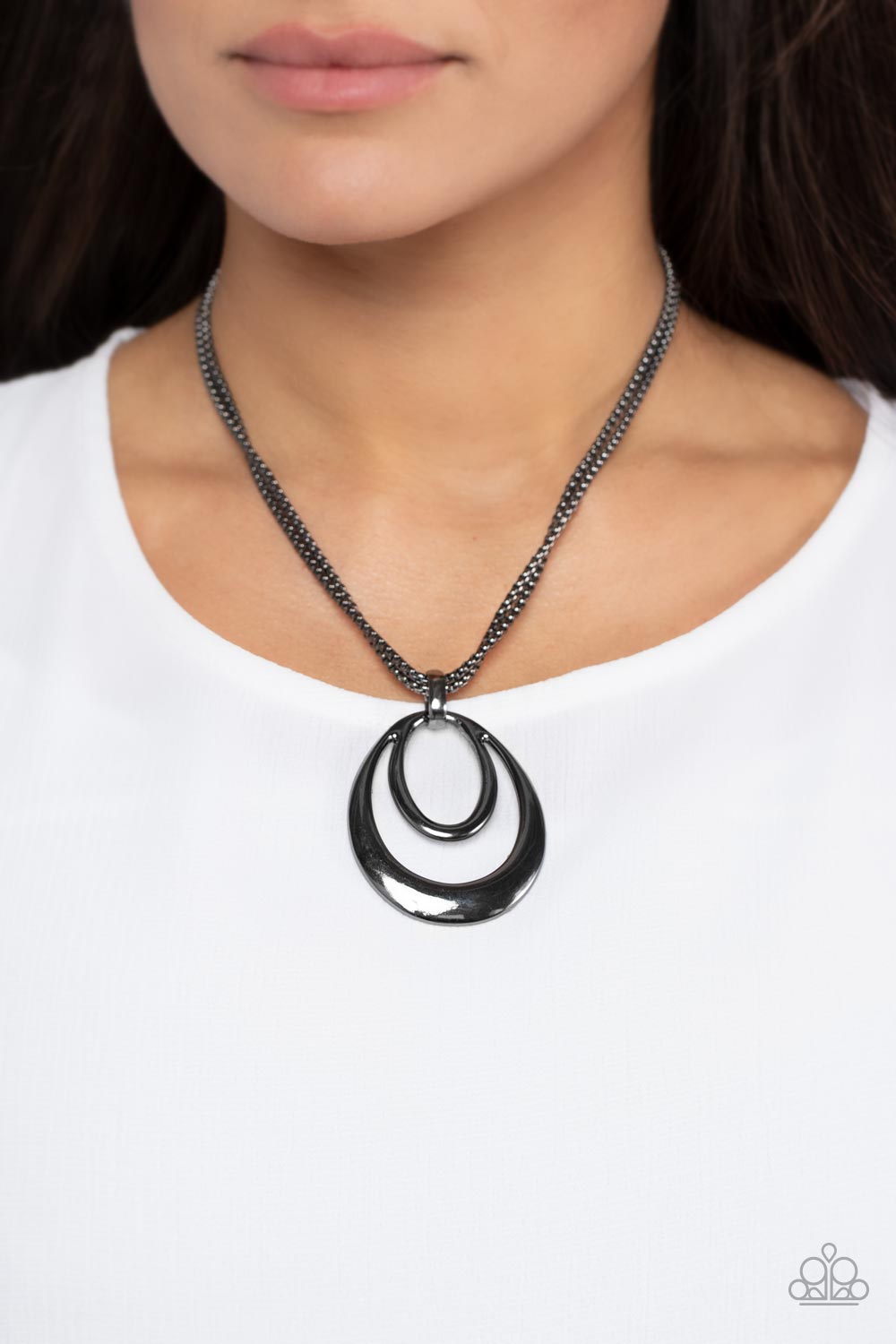 Paparazzi ♥ Suburban Storm - Black ♥  Necklace