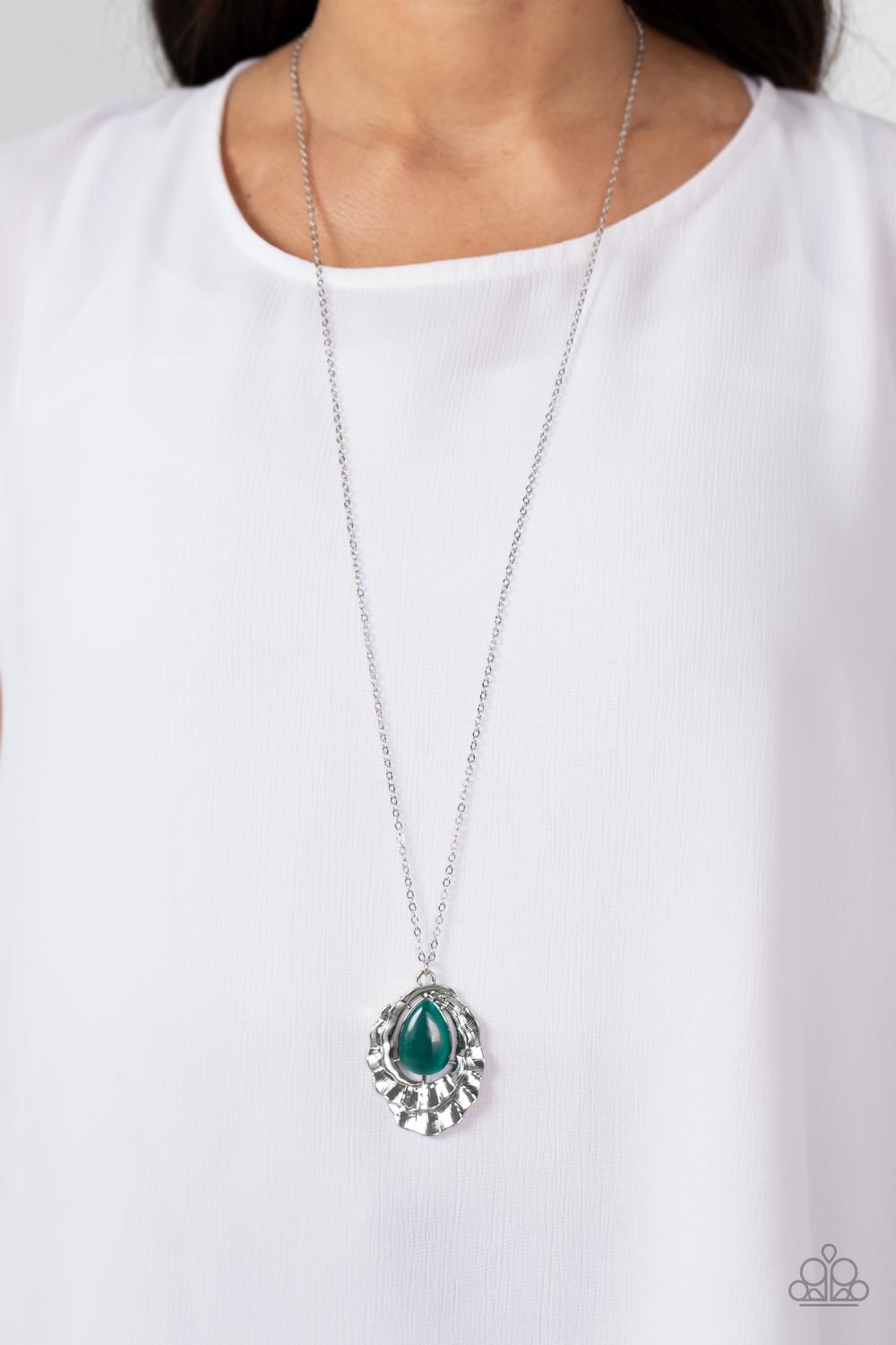 Paparazzi ♥ Titanic Trinket - Green ♥  Necklace