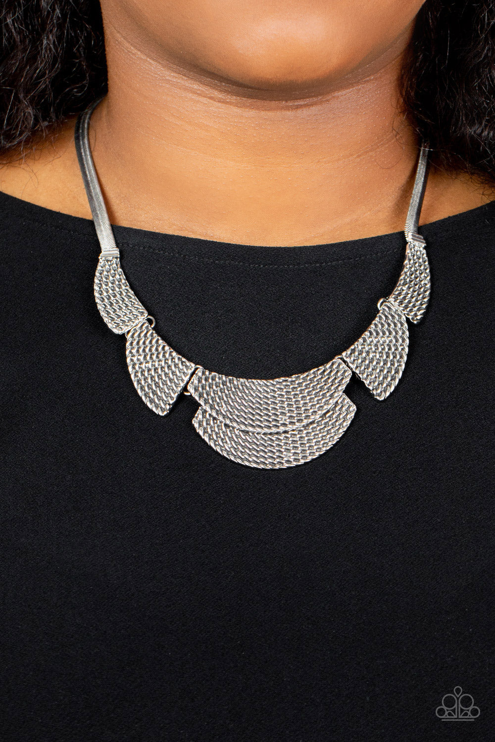 Paparazzi ♥ Empress Empire - Silver ♥  Necklace