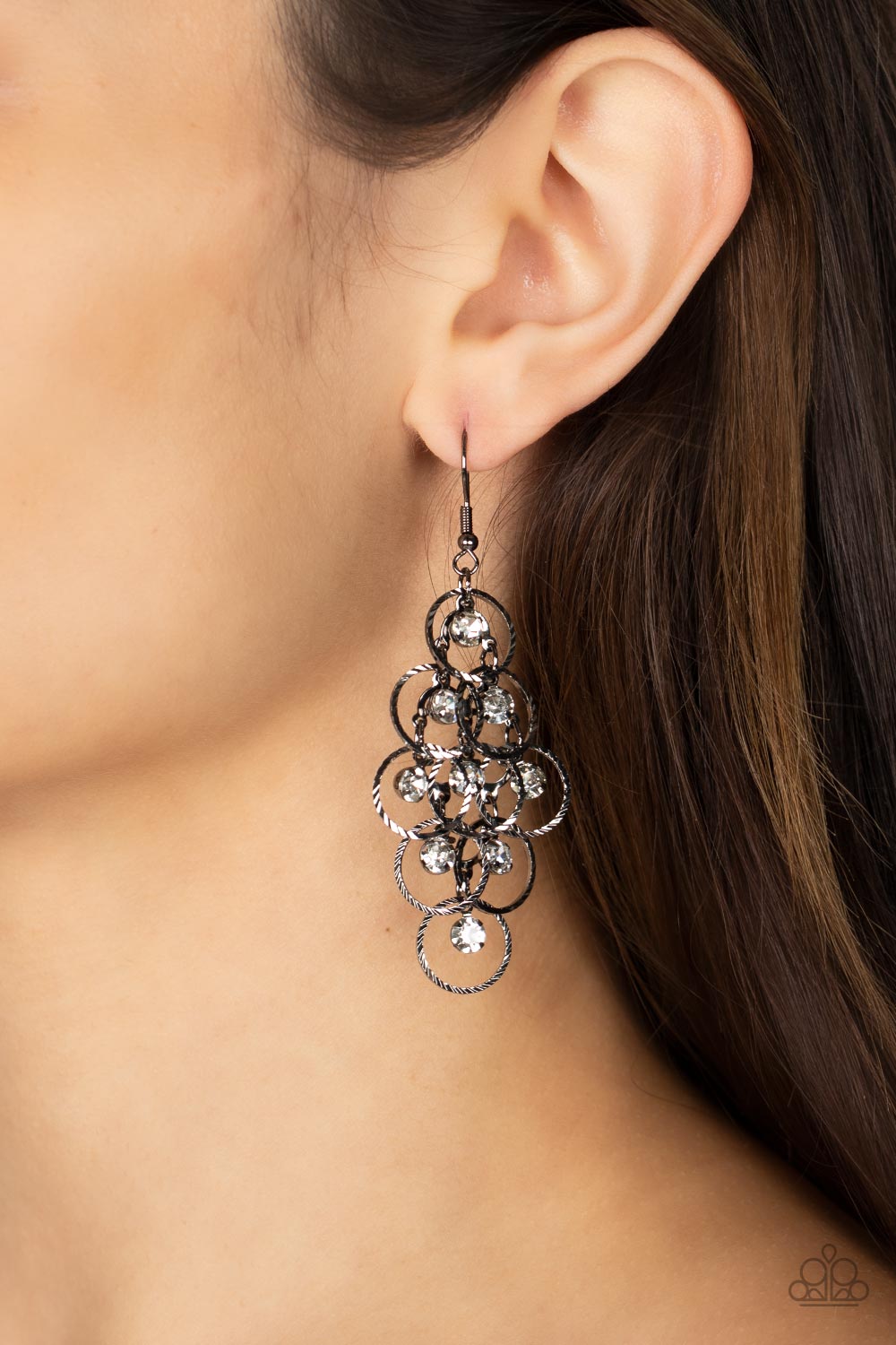 Paparazzi ♥ Head Rush - Black ♥  Earrings