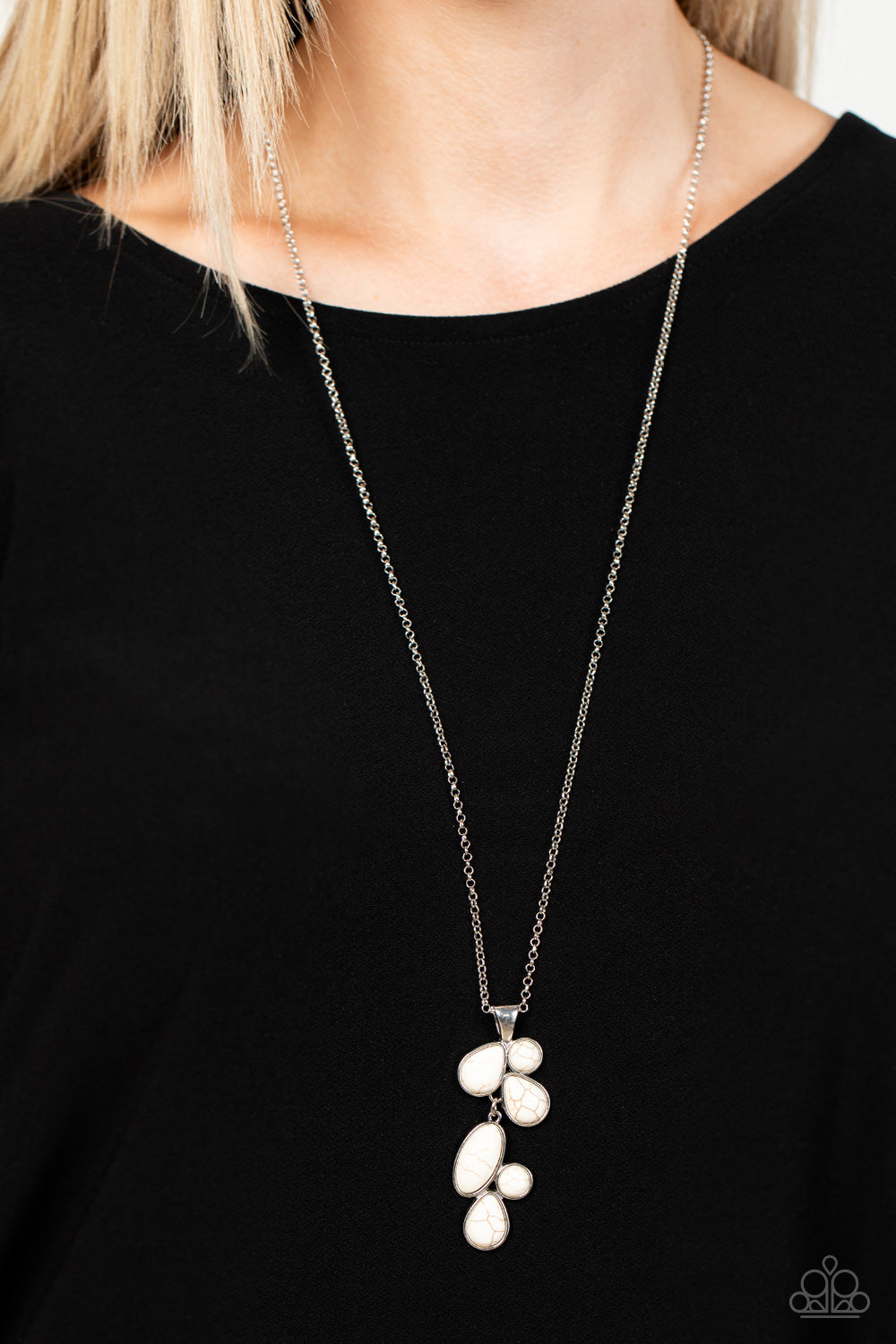 Paparazzi ♥ Wild Bunch Flair - White ♥  Necklace