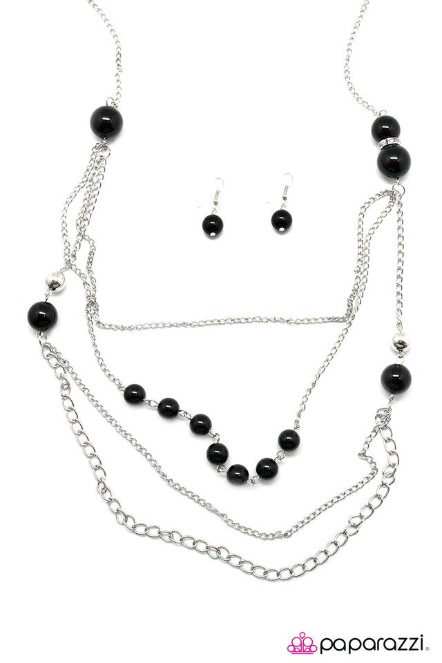 Paparazzi ♥ Dulce Amor - Black ♥ Necklace