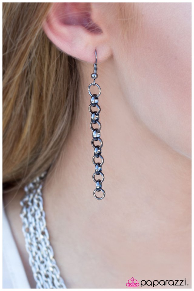 Paparazzi ♥ Quicksand - Black ♥ Necklace