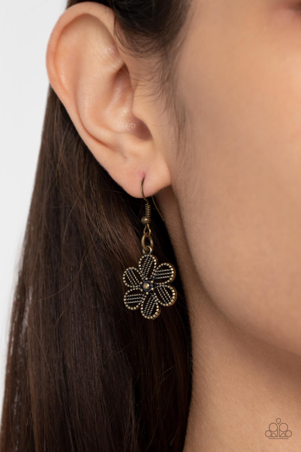 Paparazzi ♥ Basketful of Blossoms - Brass ♥  Necklace