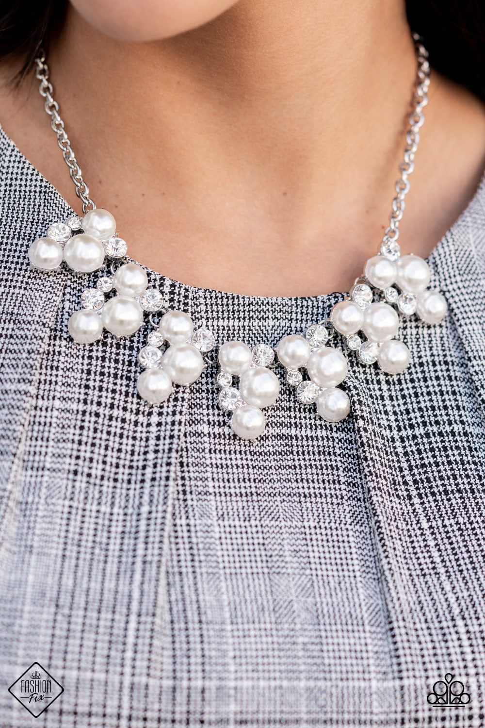 Paparazzi ♥ Renown Refinement - White ♥  Necklace