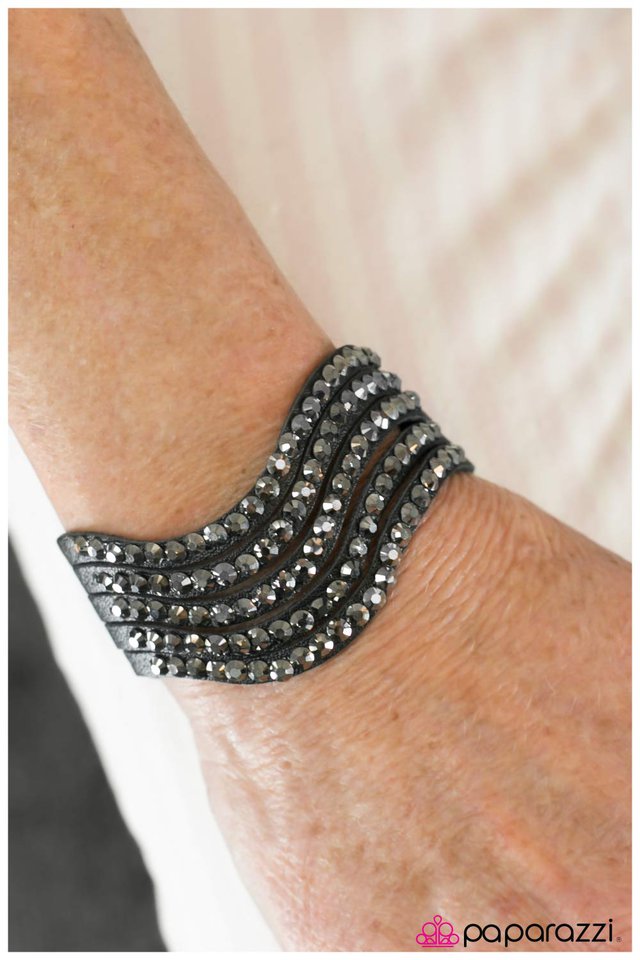 born-to-sparkle-black-p9re-urbk-022xx