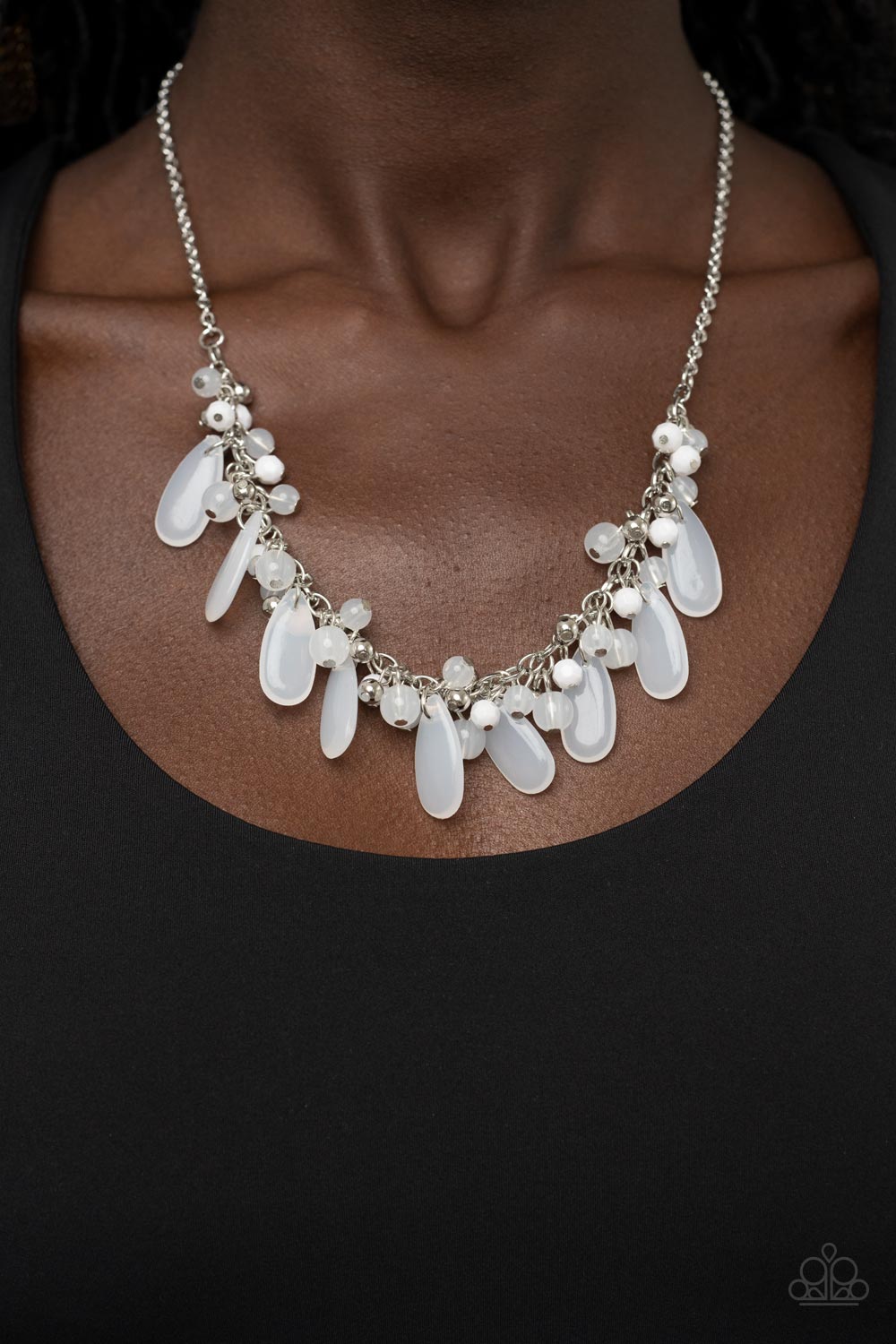 Paparazzi ♥ Bahama Mama Mode - White ♥  Necklace