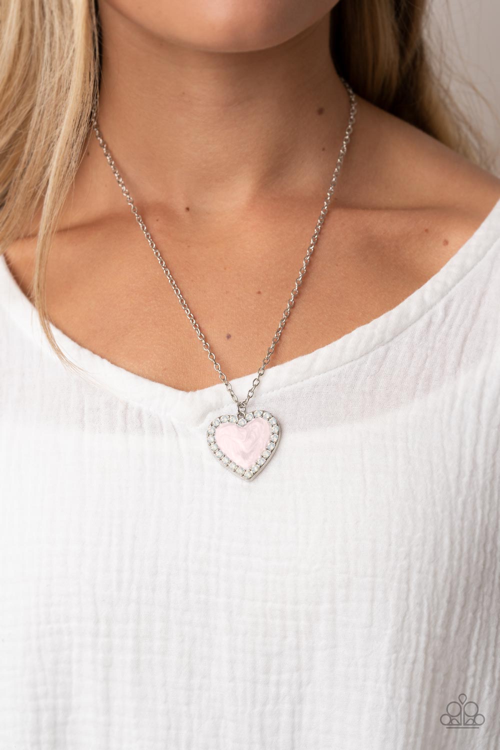 Paparazzi ♥ Heart Full of Luster - Pink ♥  Necklace