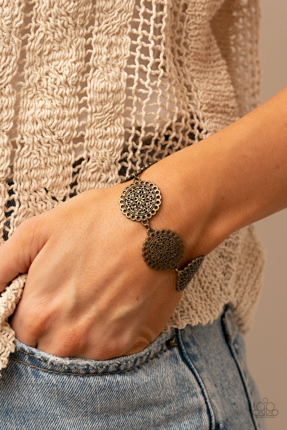 Paparazzi ♥ Garden Gate Glamour - Brass ♥  Bracelet