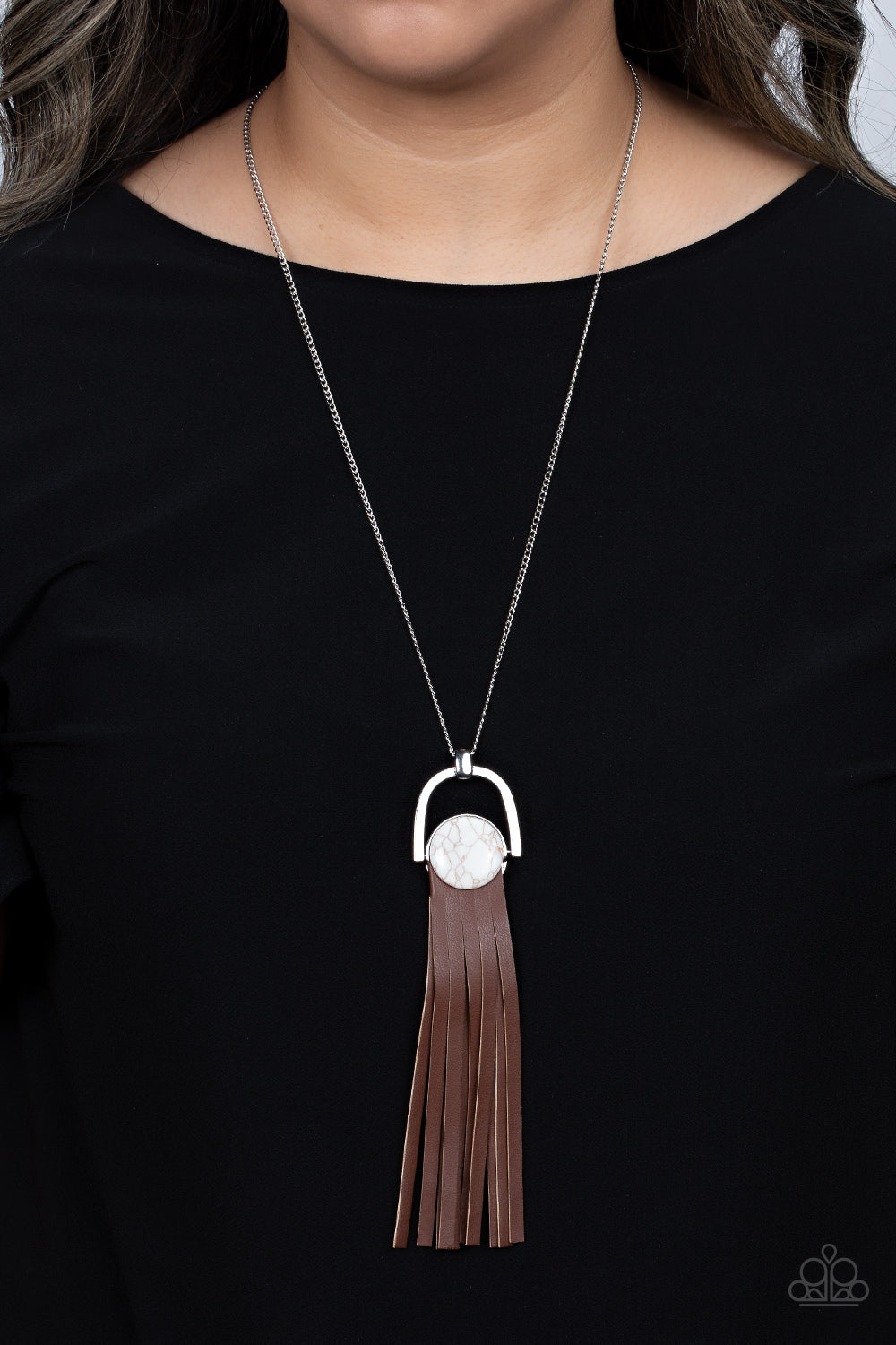 Paparazzi ♥ Winslow Wanderer - White ♥  Necklace
