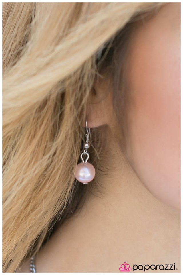 Paparazzi ♥ Taking Sides - Pink ♥ Necklace