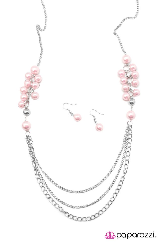 Paparazzi ♥ Taking Sides - Pink ♥ Necklace