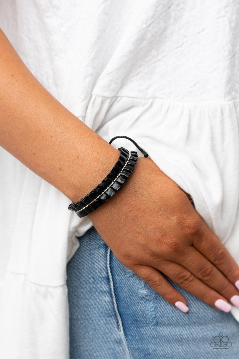 Paparazzi ♥ Hard to PLEATS - Black ♥  Bracelet