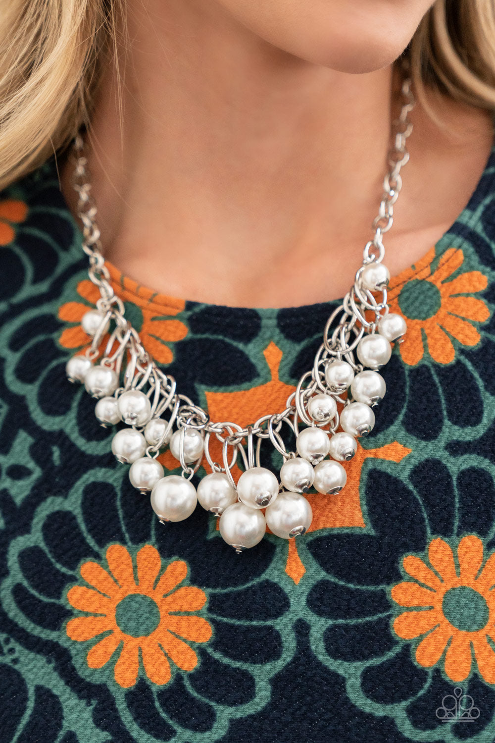 Paparazzi ♥ Powerhouse Pose - White ♥  Necklace