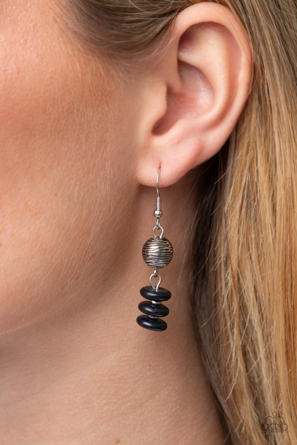 Paparazzi ♥ Oasis Goddess - Black ♥  Necklace