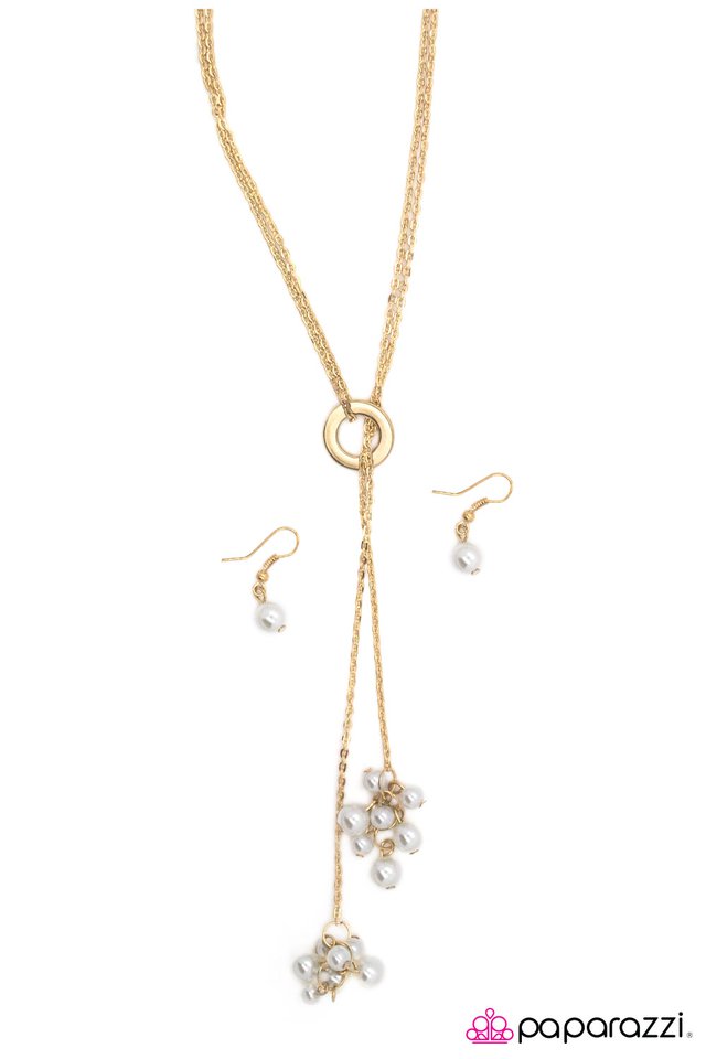 Paparazzi ♥ Baby, Youre A Firework - White ♥ Necklace