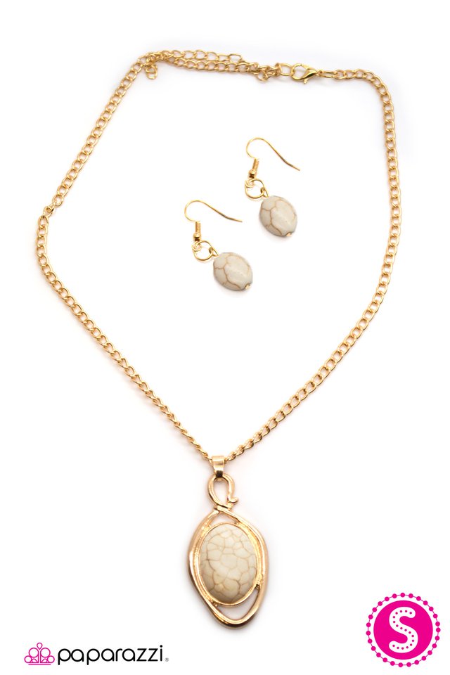 Paparazzi ♥ Skipping Stones - White ♥ Necklace