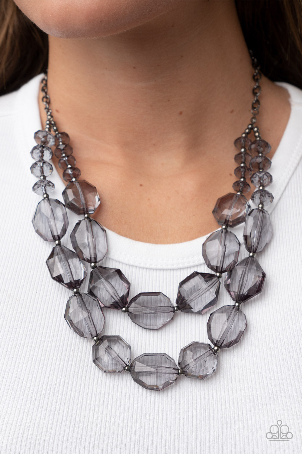 Paparazzi ♥ Icy Illumination - Black ♥  Necklace