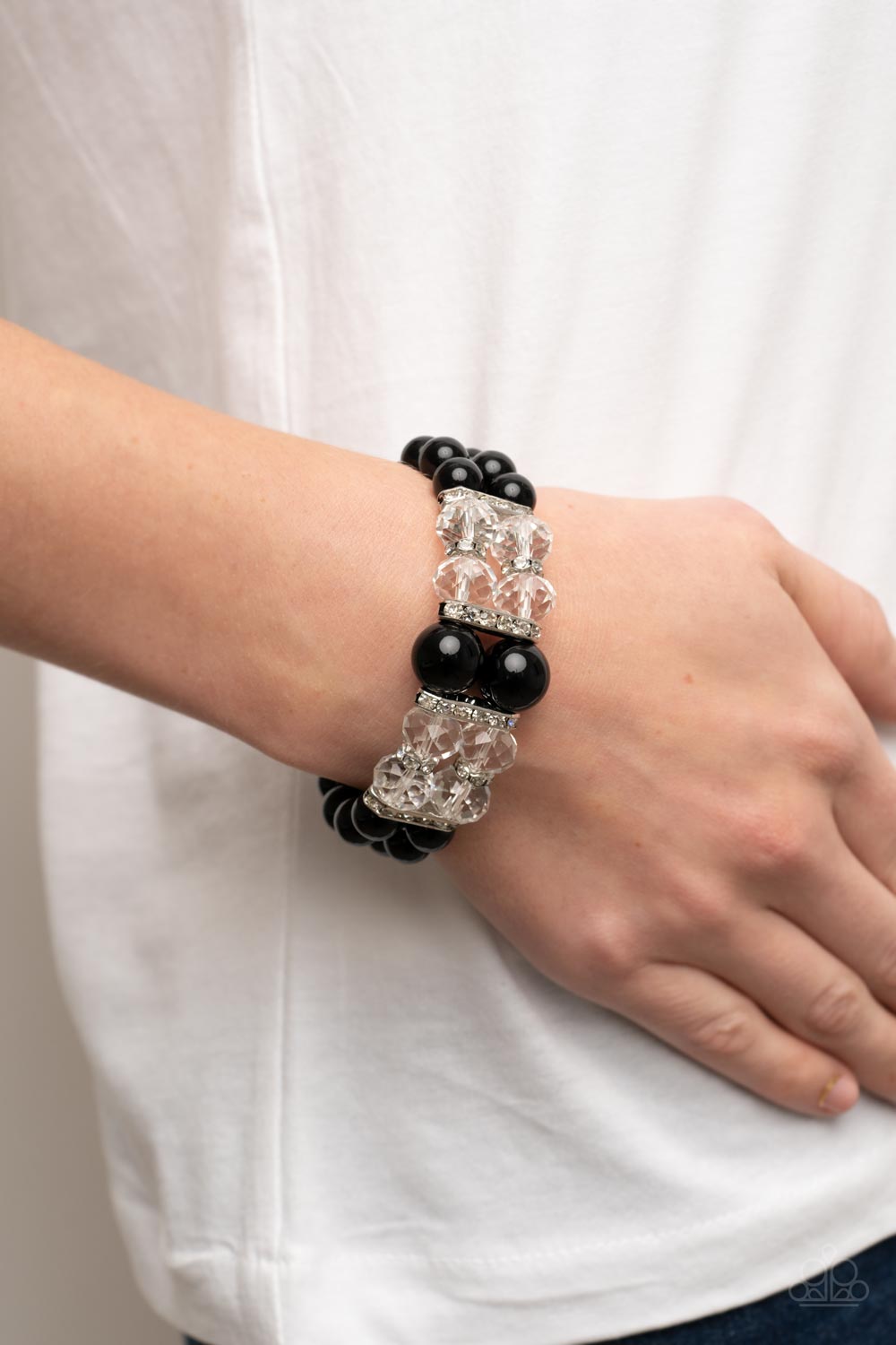 Paparazzi ♥ Timelessly Tea Party - Black ♥  Bracelet