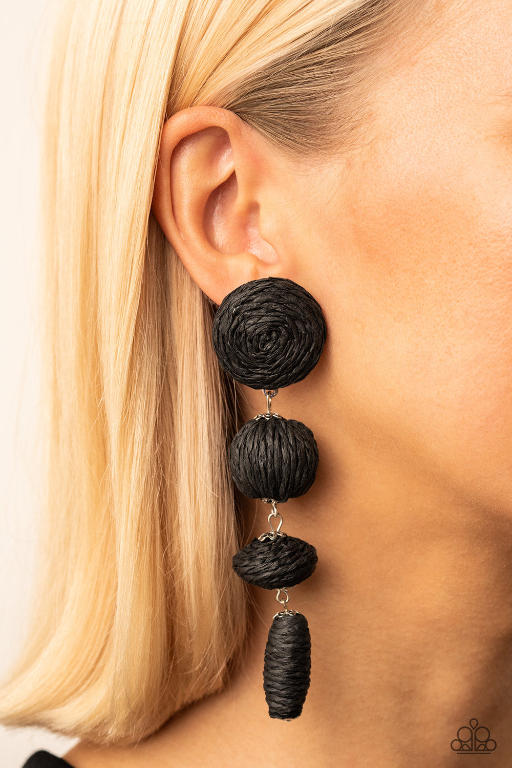 Paparazzi ♥ Twine Tango - Black ♥  Post Earrings