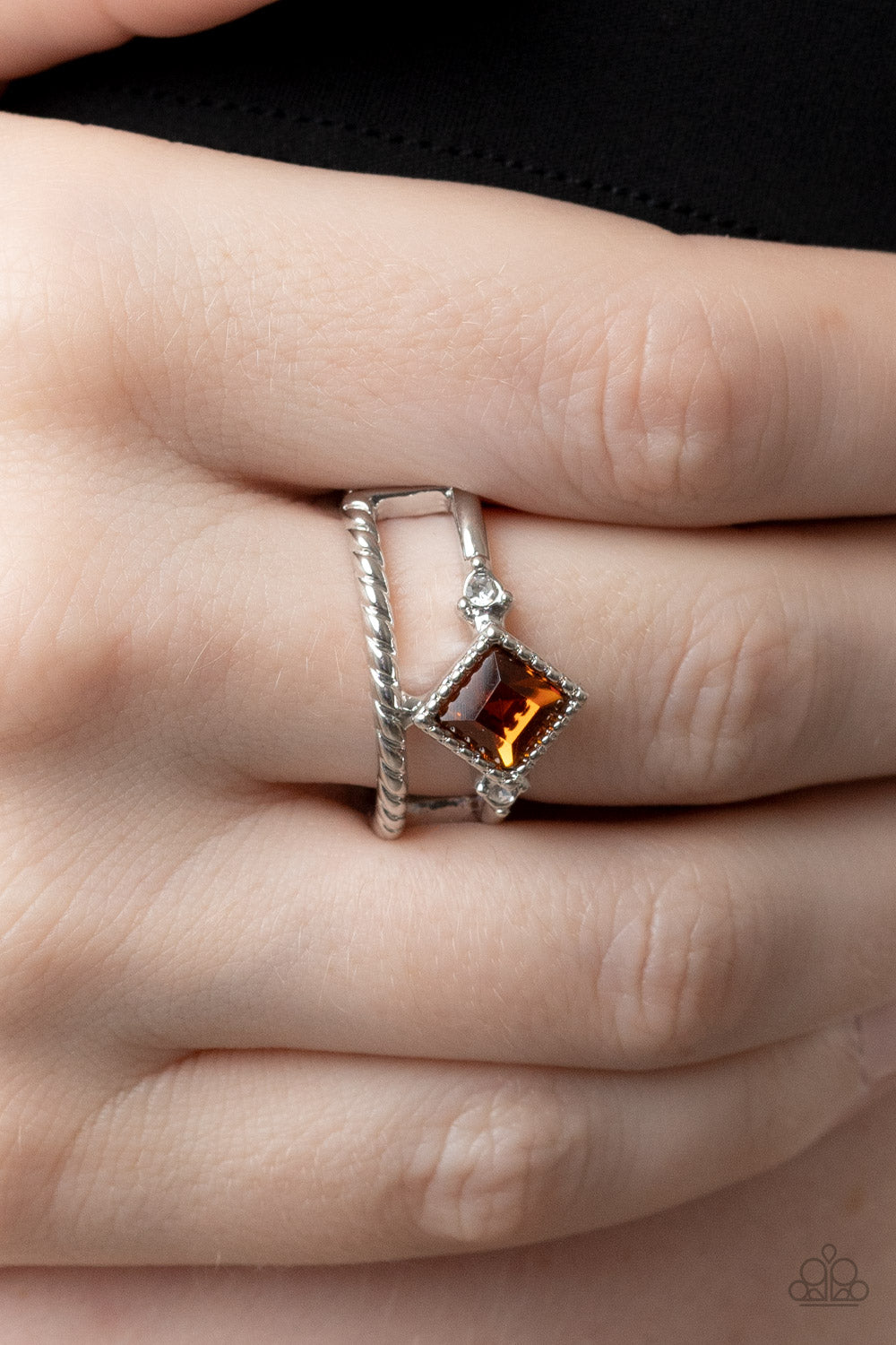 Paparazzi ♥ Angling for Attention - Brown ♥  Ring