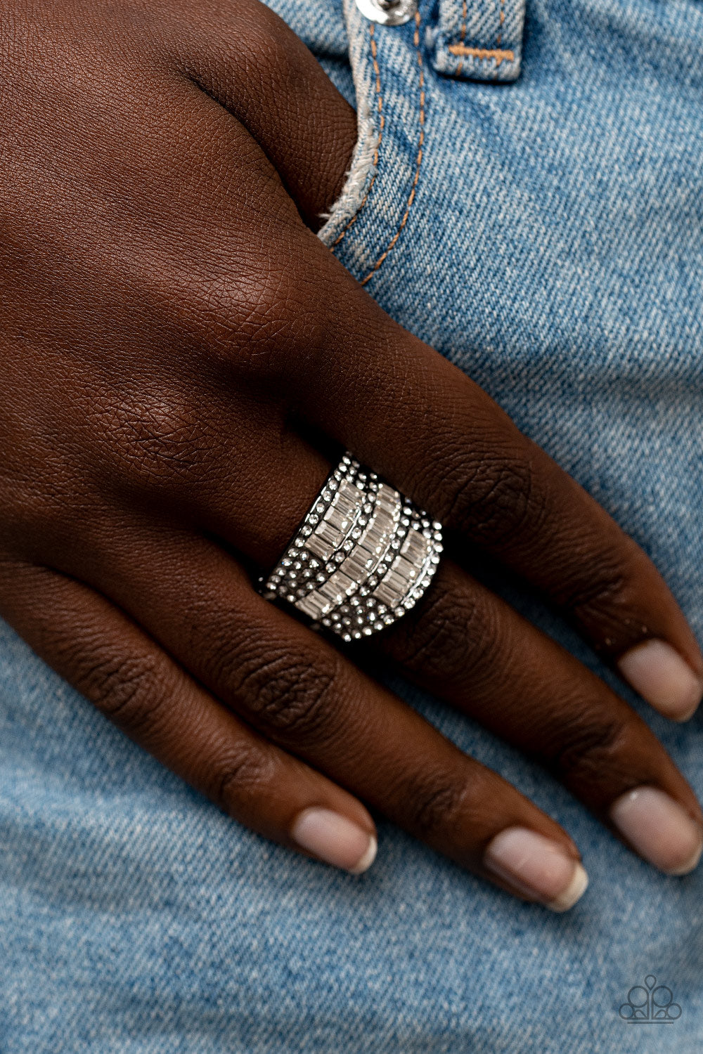 Paparazzi ♥ Red Carpet Redux - Black ♥  Ring