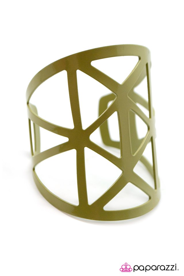Paparazzi ♥ A Force To Be Reckoned With - Green ♥ Bracelet
