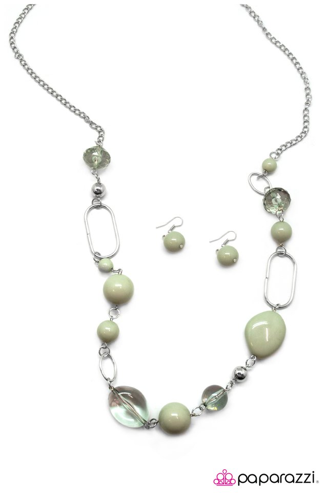 Paparazzi ♥ Rolling Stones - Green ♥ Necklace