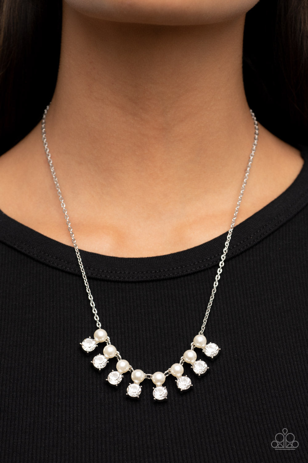 Paparazzi ♥ Dashingly Duchess - White ♥  Necklace