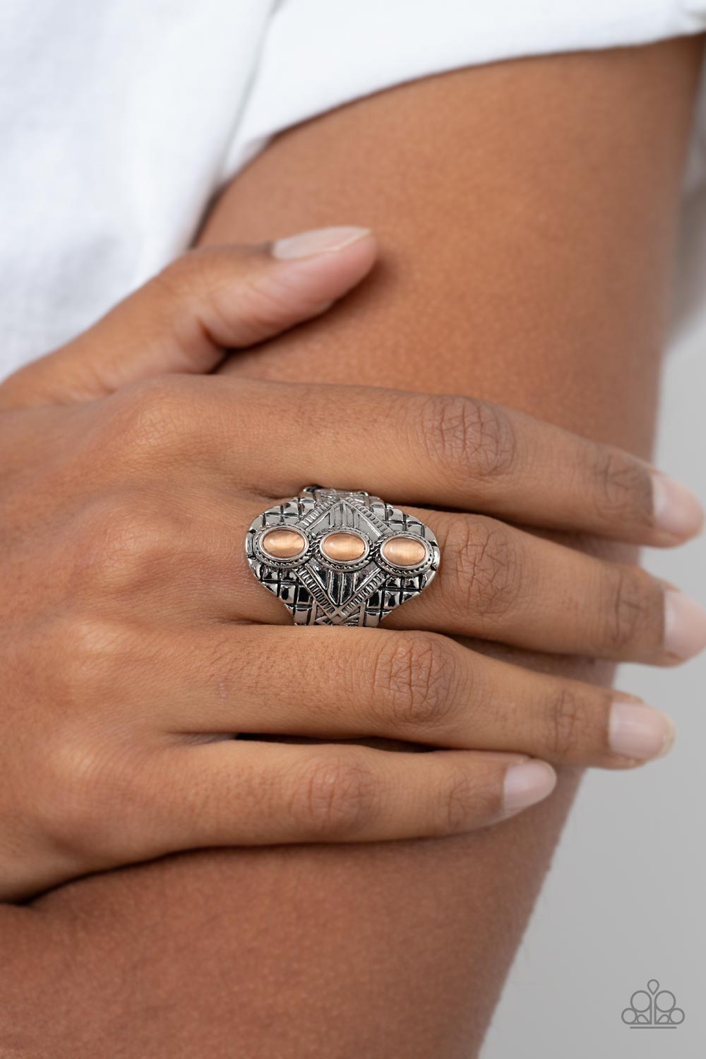 Paparazzi ♥ Eye-Catching Cats Eye - Orange ♥  Ring