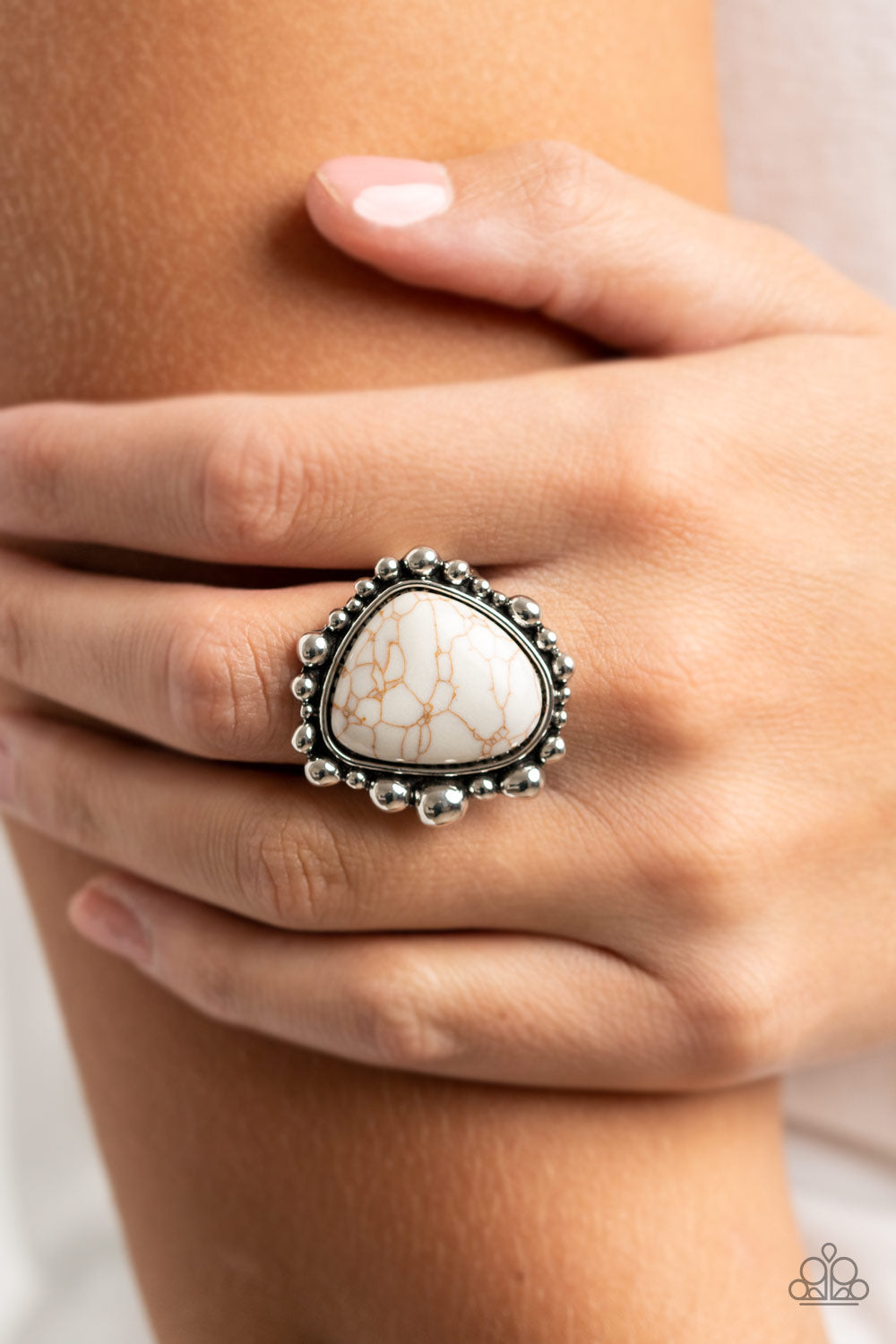 Paparazzi ♥ Dont DWELLER on It - White ♥  Ring