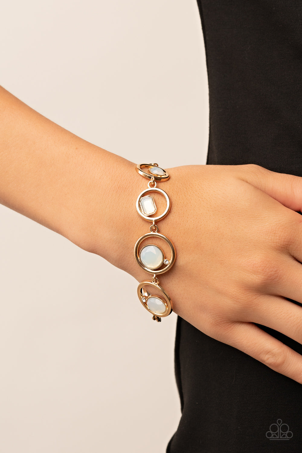 Paparazzi ♥ Date Night Drama - Gold ♥  Bracelet