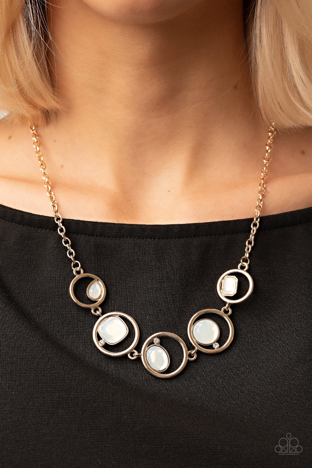 Paparazzi ♥ Big Night Out - Gold ♥  Necklace