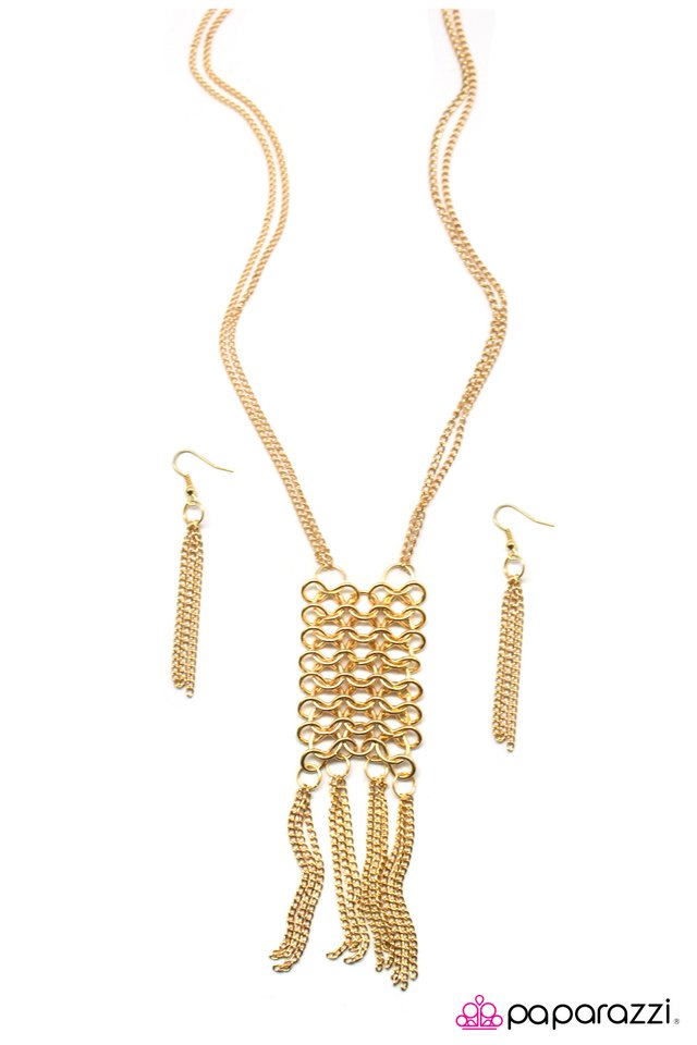 Paparazzi ♥ The Interweb - Gold ♥ Necklace