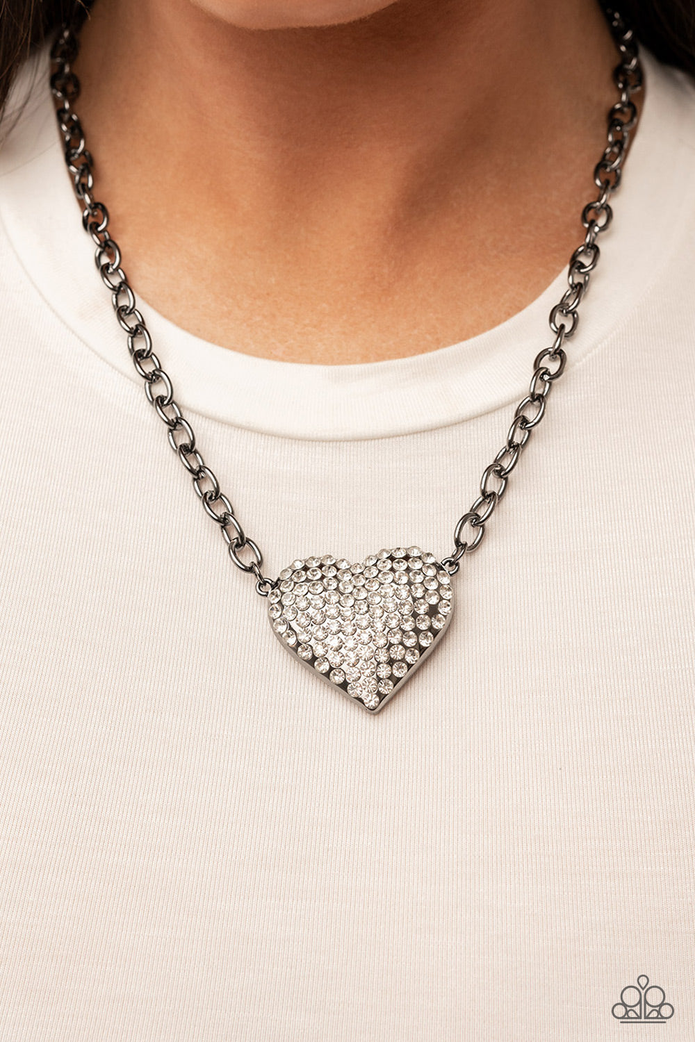 Paparazzi ♥ Heartbreakingly Blingy - Black ♥  Necklace