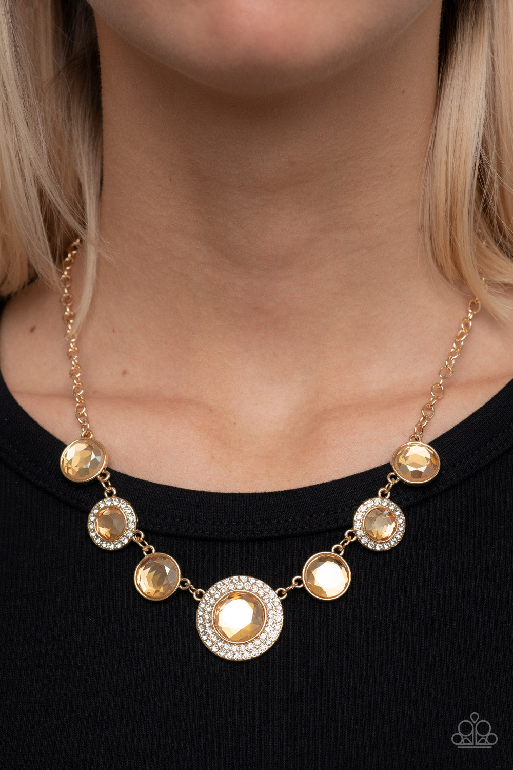 Paparazzi ♥ Extravagant Extravaganza - Gold ♥  Necklace