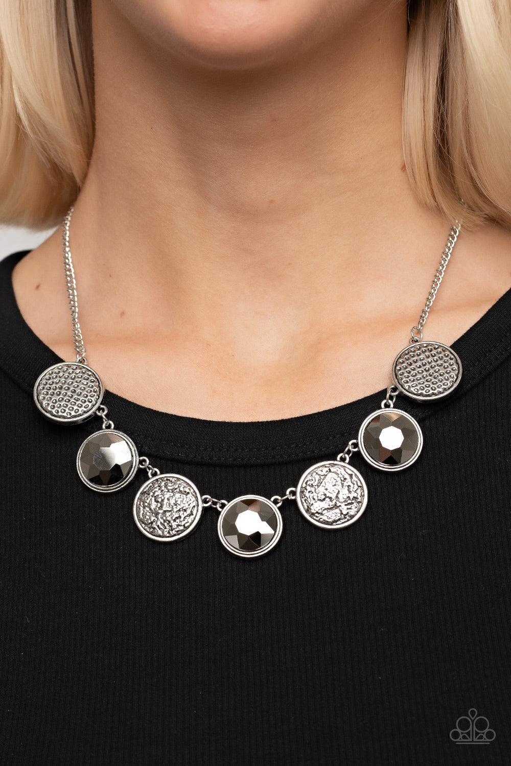 Paparazzi ♥ Urban Elite - Silver ♥  Necklace