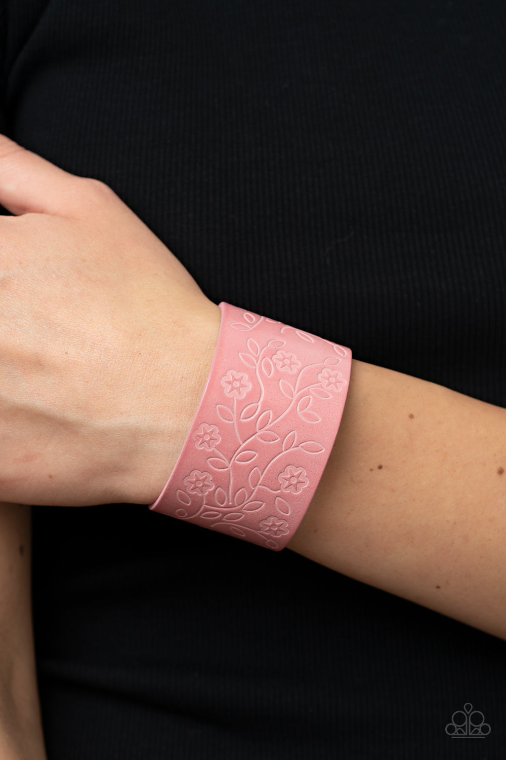 Paparazzi ♥ Rosy Wrap Up - Pink ♥  Bracelet