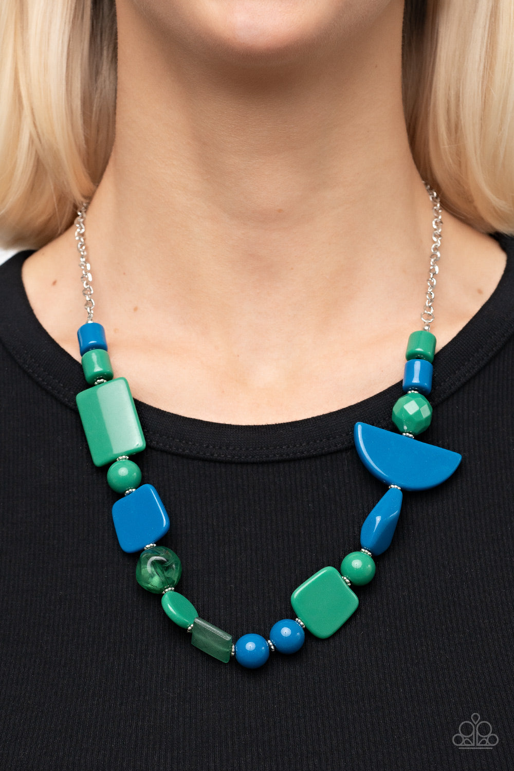 Paparazzi ♥ Tranquil Trendsetter - Green ♥  Necklace